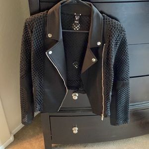 Cutout sleeve jacket